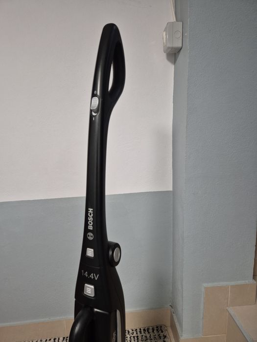 Aspirator vertical Bosch in stare buna