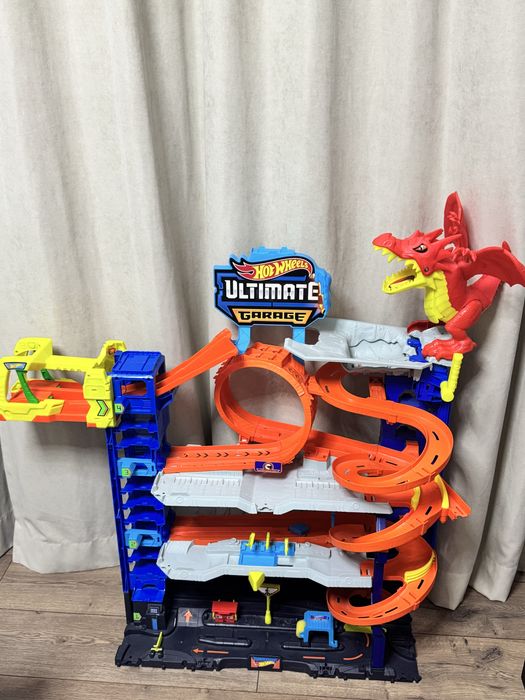 Продам Hot wheels Ultimate Garage