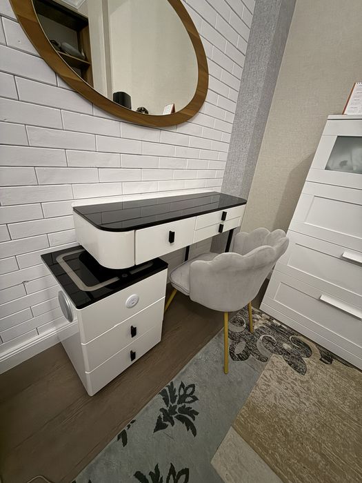 Туалетный столик