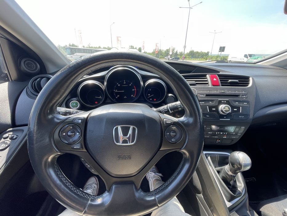 Honda civic  generatia 9