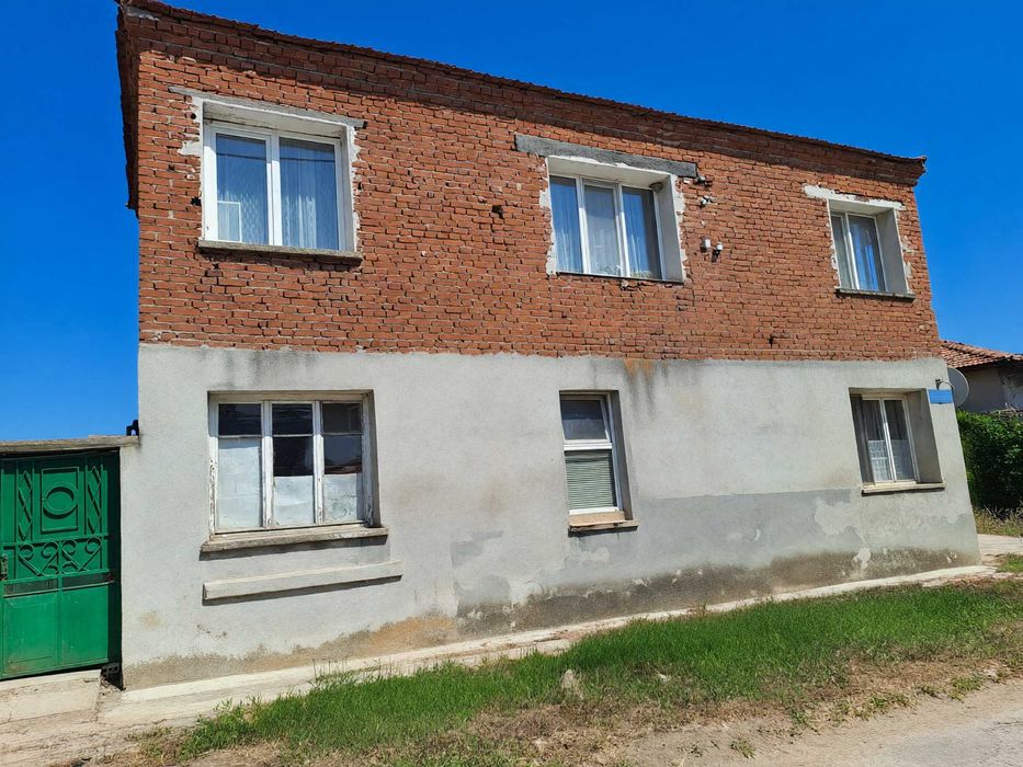 Къща в прекрасното  с. Конуш