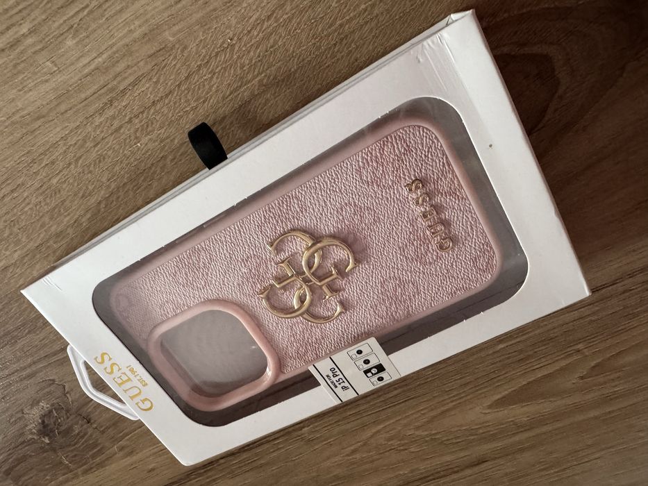 Калъф на Guess за iphone 15 pro