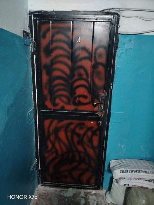 Темир эшик сотилади