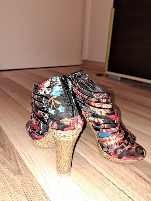 Официални дамски обувки