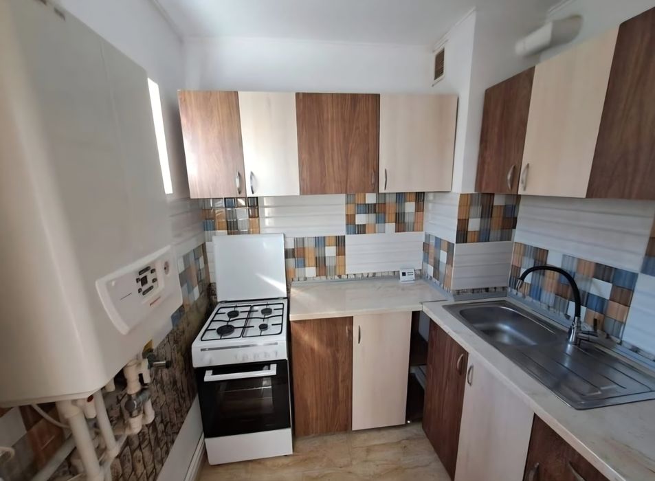 Închiriez apartament