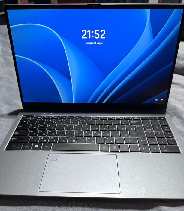 Ноутбук почти новый