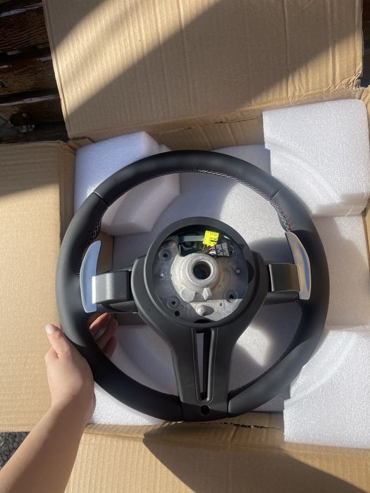 Руль  на BMW E90 E70 E89 E81 E82 бмв Е90 Е70 Е89 Е81