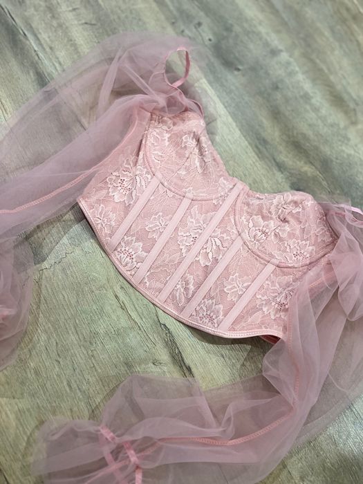 Дамско бюстие, топ с тюлени ръкави