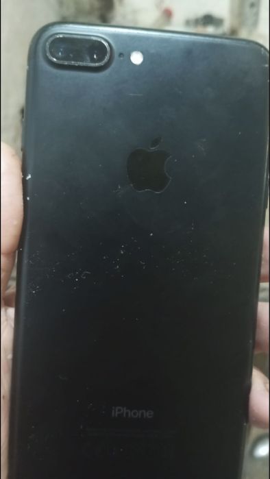 Продам айфон 7+