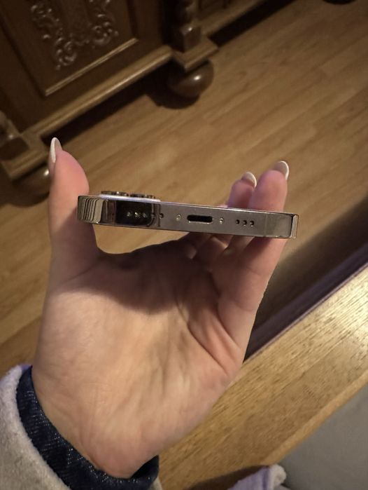 Iphone 14 pro, златен, като нов