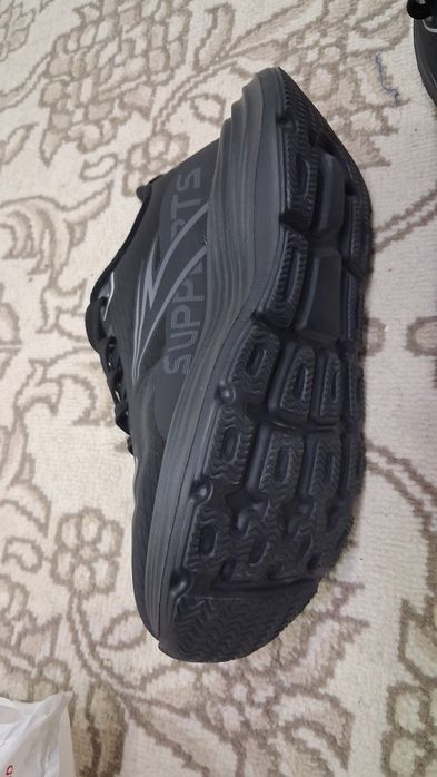 Krossovka yangi. Samarqand shahri