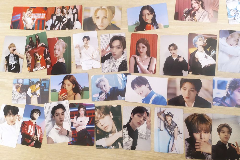 K-pop карточки и холдер