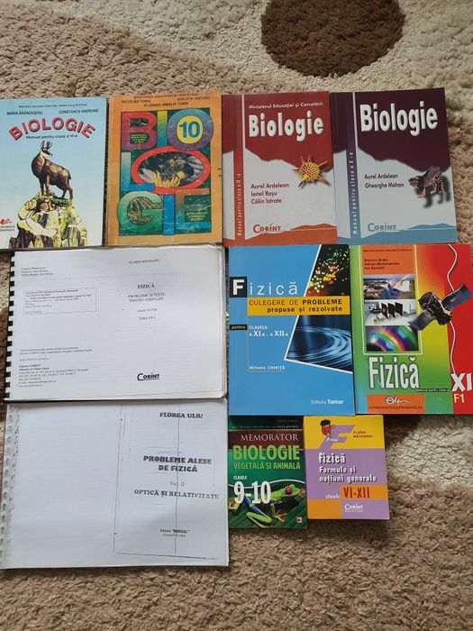 Cărți de fizică și biologie pentru elevi