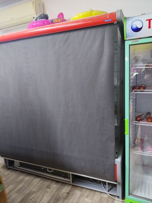 Витриный холодильник