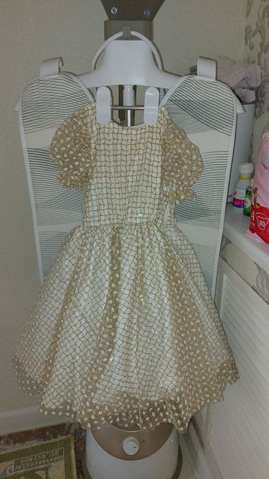 Продается детс.платье