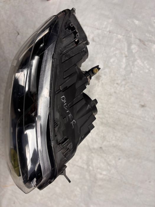 Десен фар • Dacia Duster II (2017–2021)