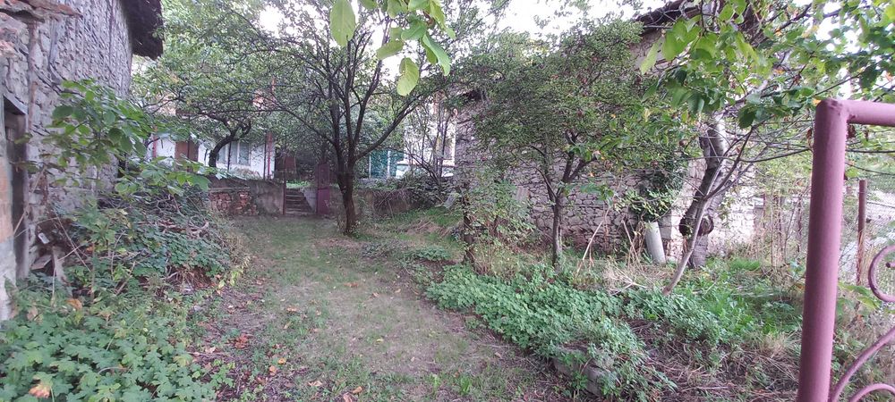 Продава се Къща в с. Орешец, Област Пловдив - 444 кв.м за 190 €/кв.м - Снимка #11