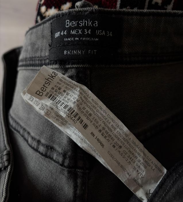 Blugi Bershka skinny fit