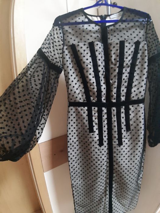 Продается новое платье на S размер.