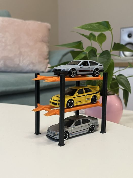 Подемник за колички 1:64 - Hot Wheels