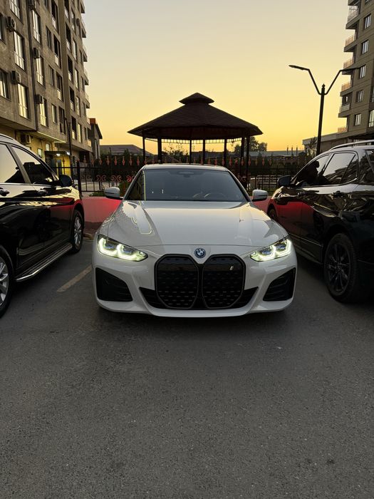 BMW i4 eDrive40 2023год