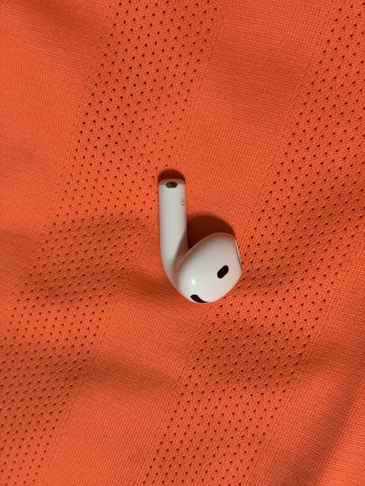 Левое ухо Airpods 4 оригинал