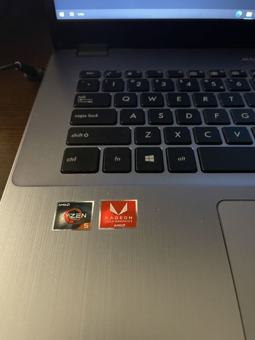 Laptop ASUS X505ZA 8GB RAM 1TB HDD 128 SSD