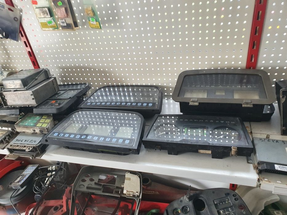 Borduri, calculatoare pentru diferite modele de tractoare