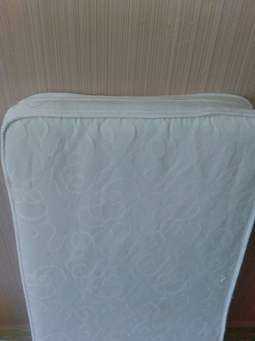 Матрас детский в отличном состоянии