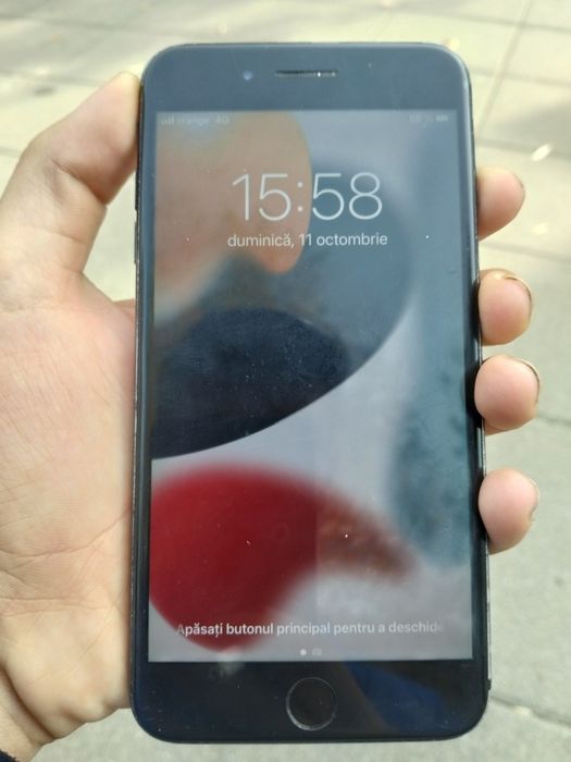 Vând iPhone 7 pluș
