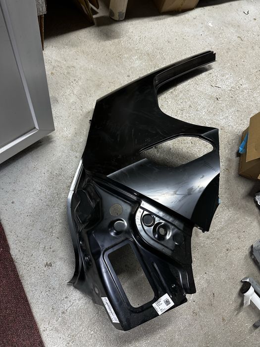 Arioă dreapta spate vw golf 8.berlină .
