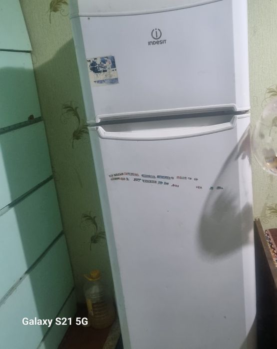 Холодильник Indesit