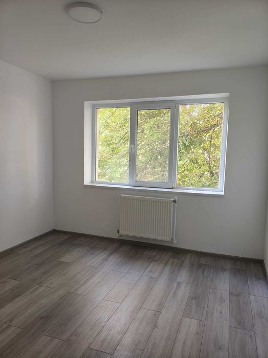 Vand Apartament 3 camere, Semidecomandat, Zona Stadion