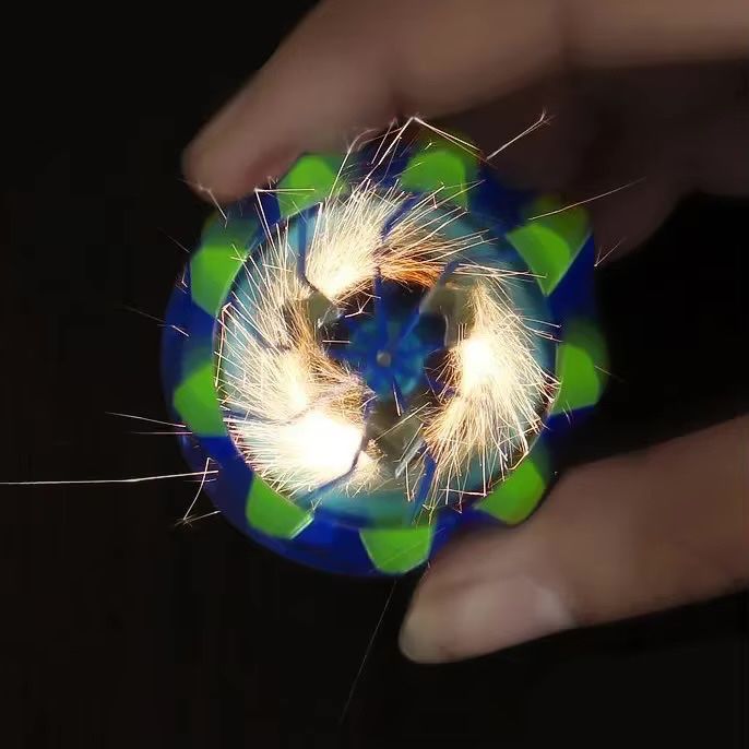 Titireze cu Scantei si Artificii Burst Spark Jucarie Fidget Spinner