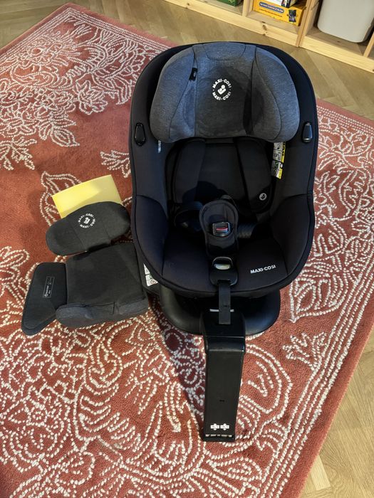 Scaun auto i Size Maxi Cosi Mica Authentic Black ( rotire 360 grade)