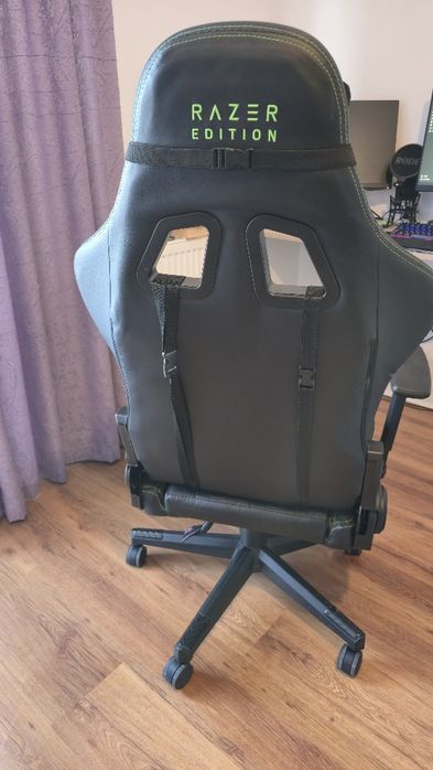 Scaun gaming Razer Legend