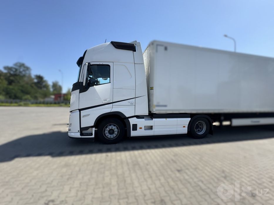 Тягачи марки  Volvo