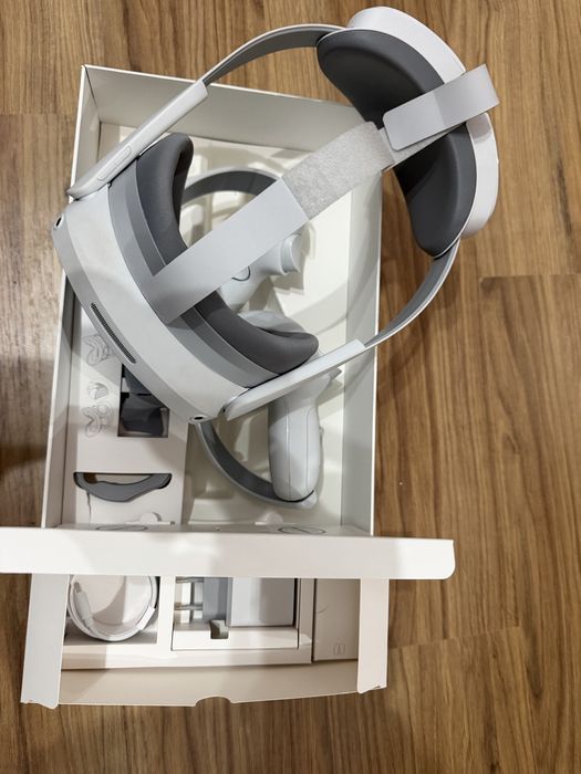 Ochelari VR Pico 4 noi