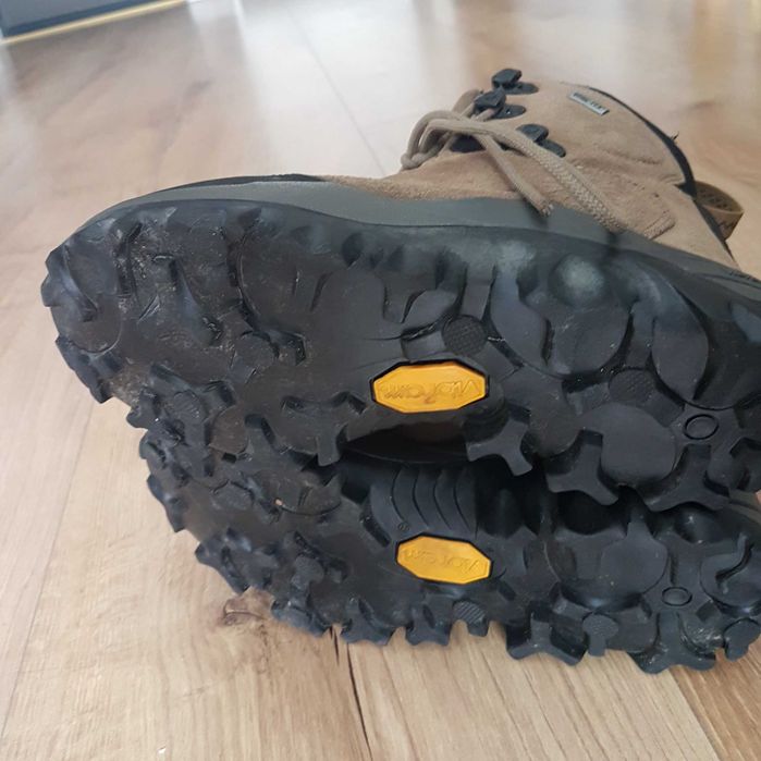 Bocanci Munte Gore-tex Originali