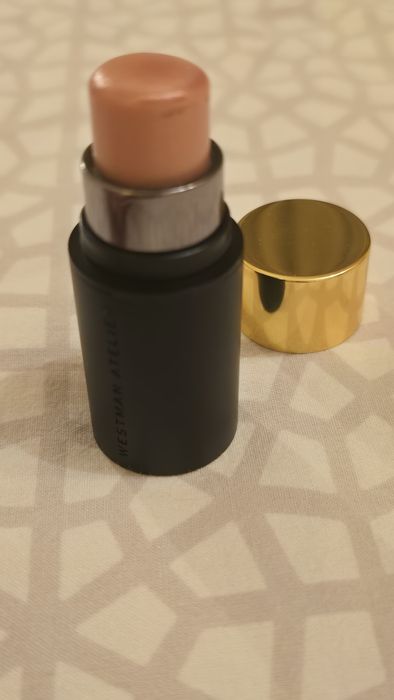 Продавам козметика