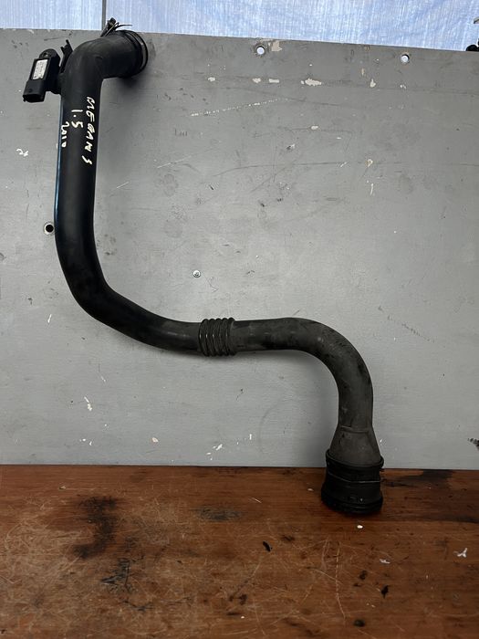 Furtun Admisie Aer Intercooler Renault Megane 3 1.5 2010 8200981497