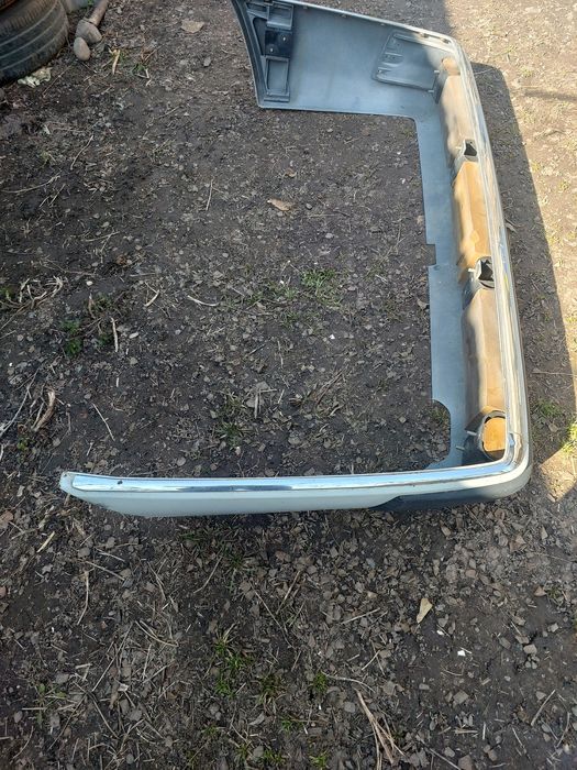 Продам Бампер W124