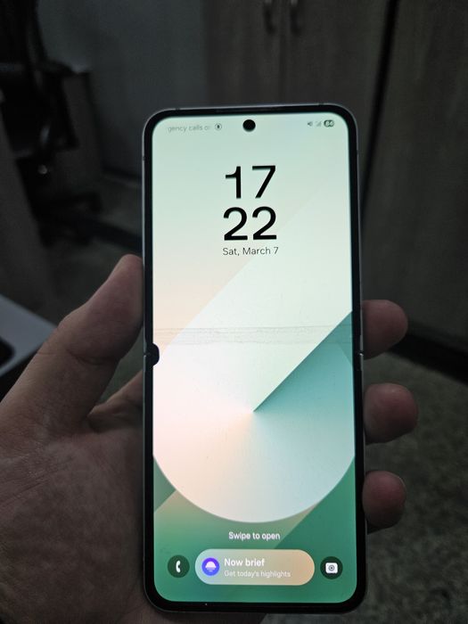 Продается Samsung Galaxy Z Flip 6