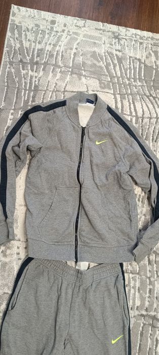 Екип на Nike размер С