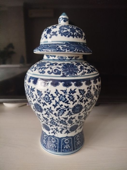 Ваза богатства фарфоровая