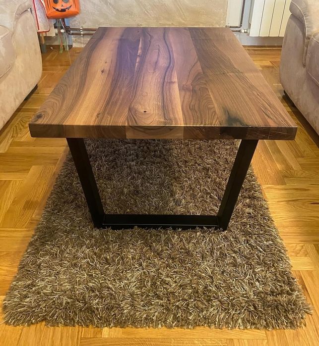 Холна маса от масив орех различни модели