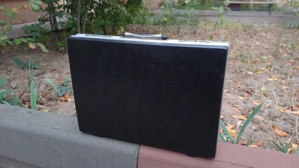 Продаю дипломат.