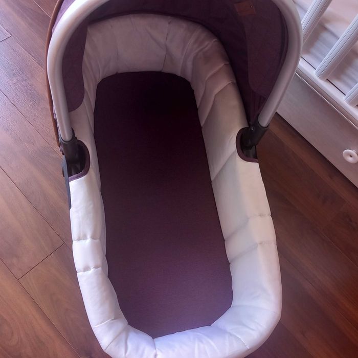 Бебешка количка Chipolino Prema 3 в 1
