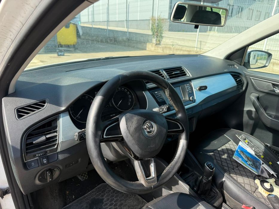 Dezmembrez Skoda fabia 3 hatchback alba lf9e 1.0 benzina CHYB 2015 volan stanga