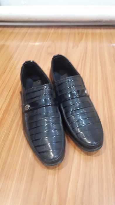 Продам туфли для мальчика